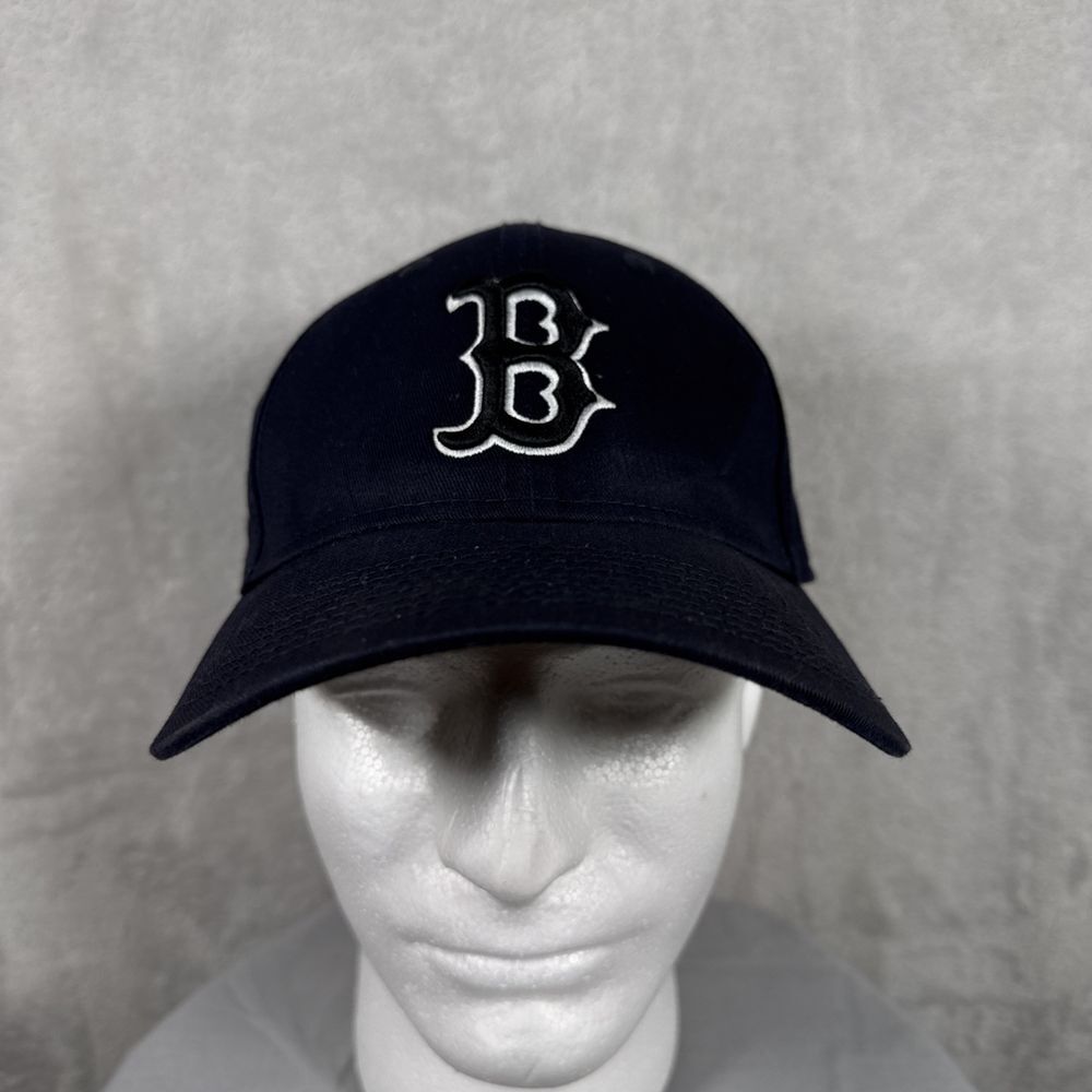 Boston Red Sox Hat Adjustable Strap Back Genuine‎ Merchandise Navy Blue